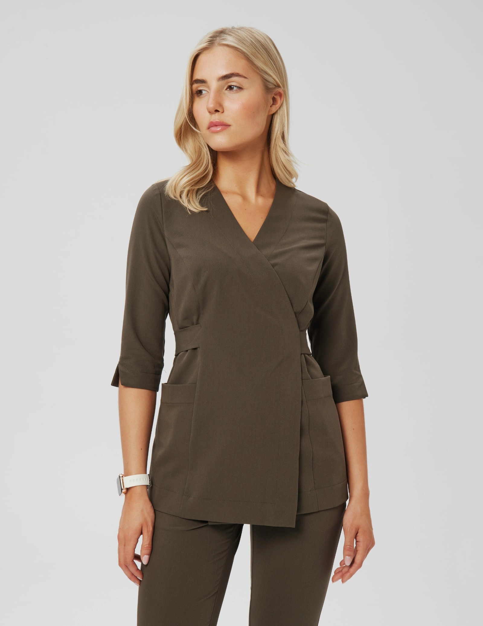 Bluza medyczna wiązana Rosalie - OLIVE NIGHT