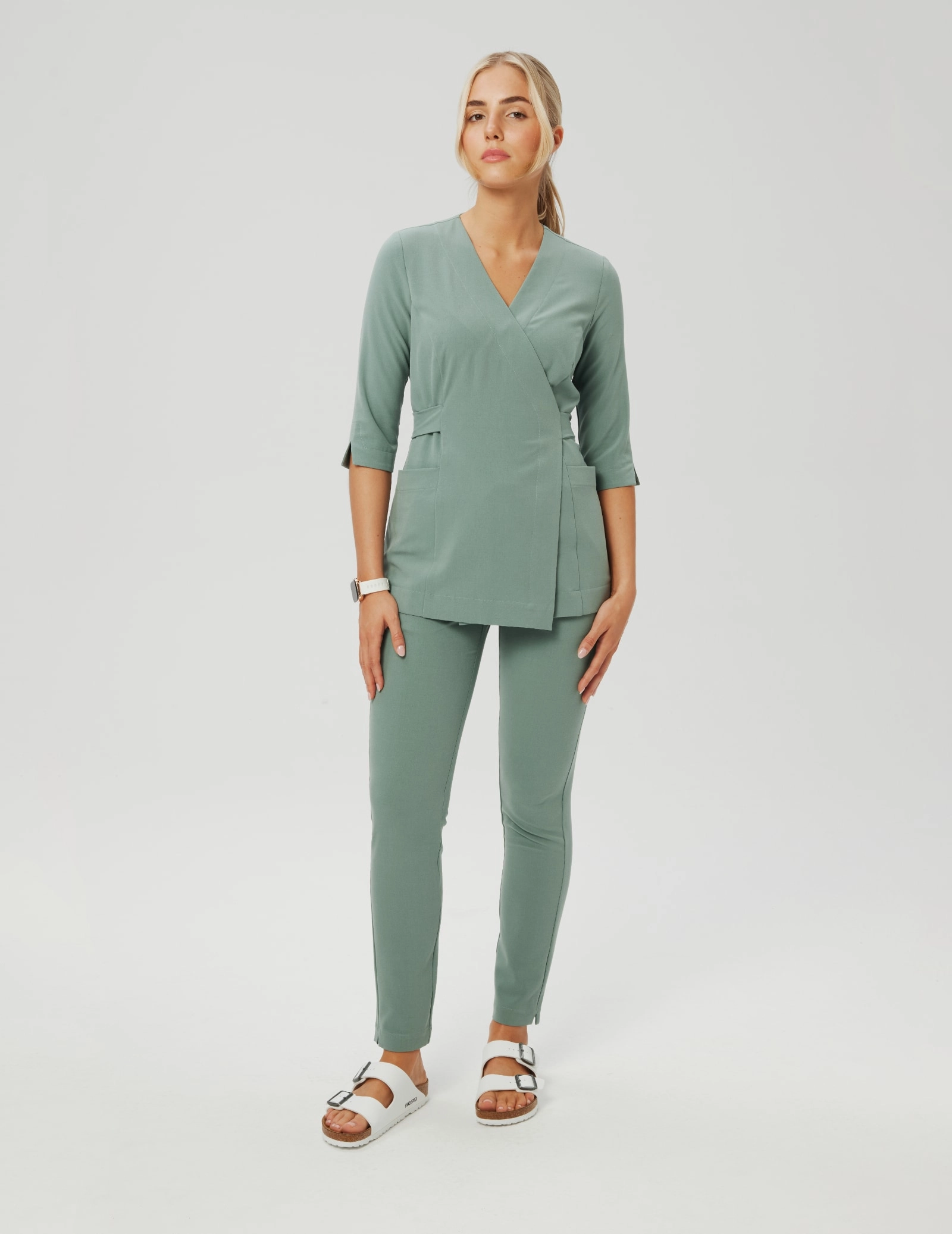 Bluza medyczna wiązana Rosalie - DUSTY GREEN